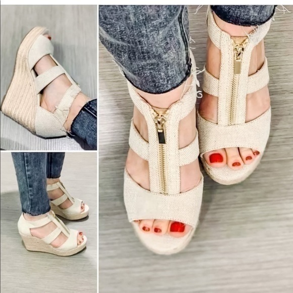 A new day Wedge Pumps - Picture 4 of 4